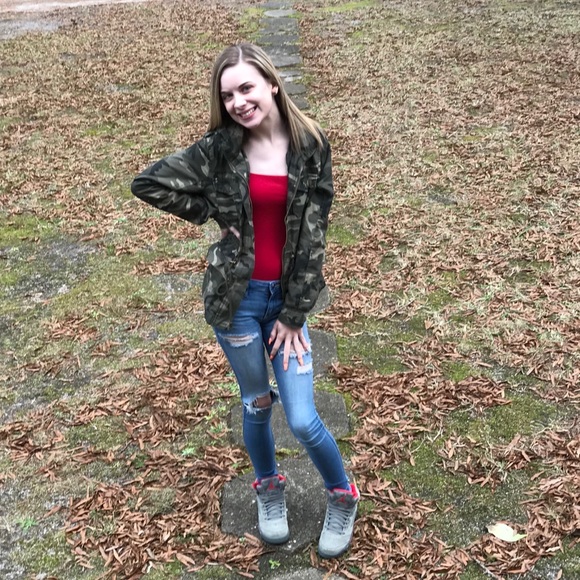 Meet your Posher, Jenna - Picture 1 of 1